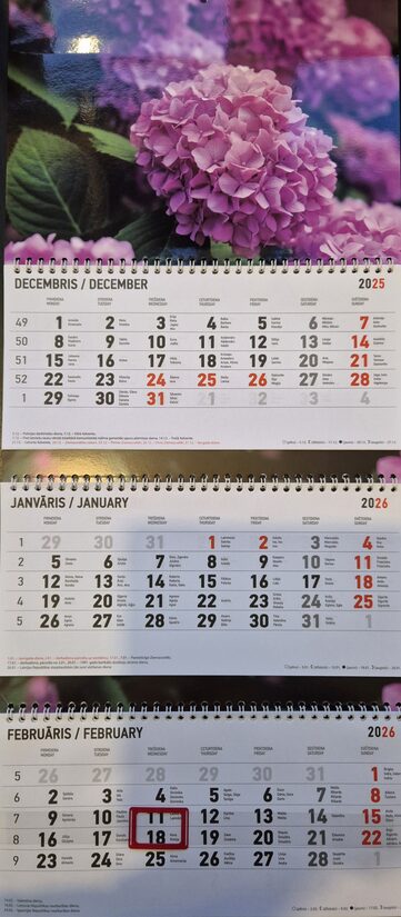 Сирень. Трехблочный латвийский календарь с курсором на 2026 год